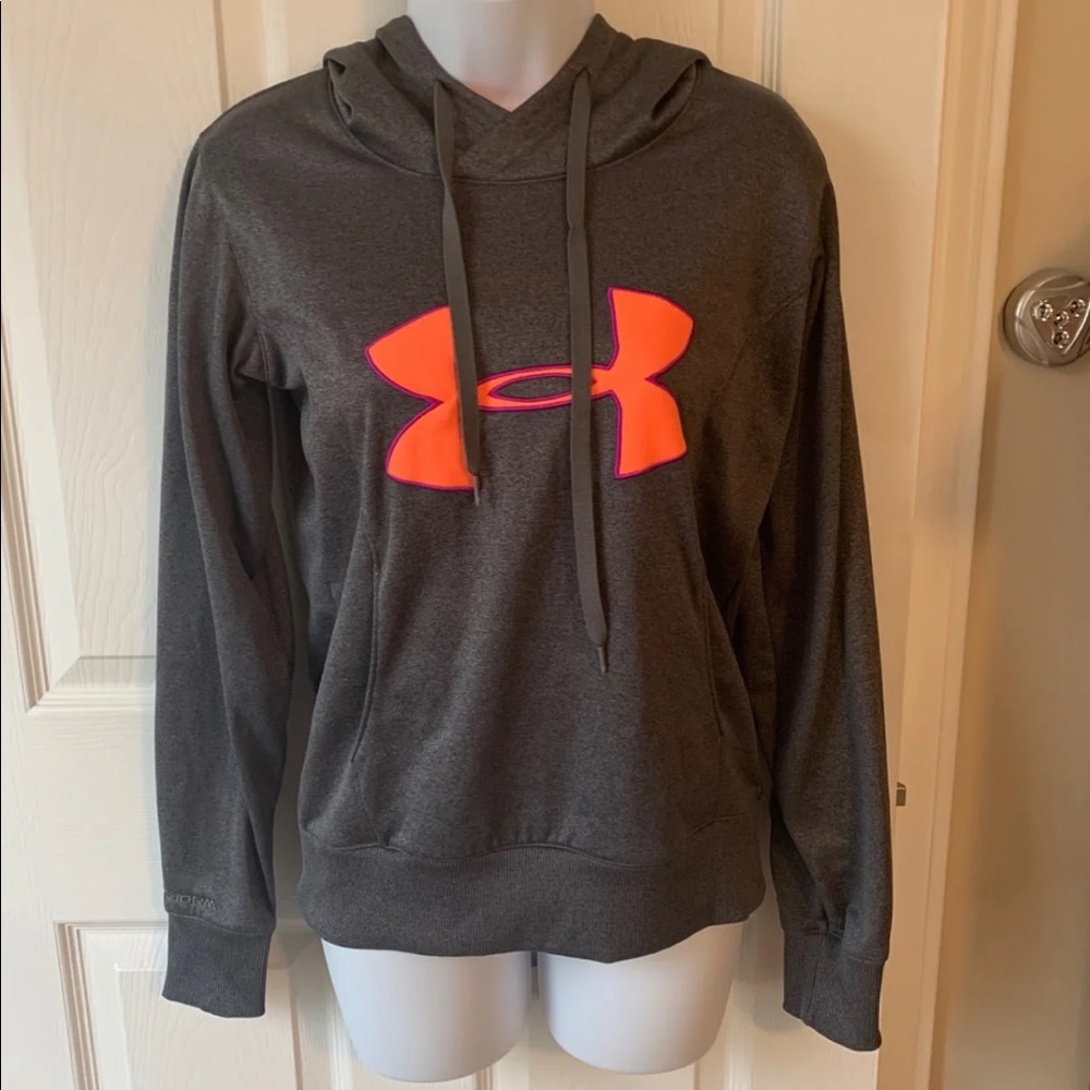 Pullover hoodie